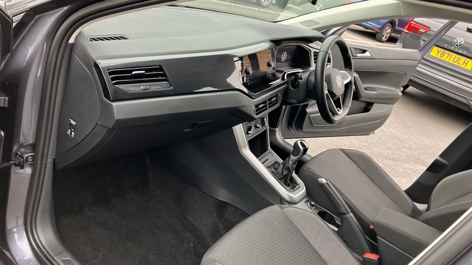 Used Volkswagen Polo 2024 for sale - 76393405: Photo 2