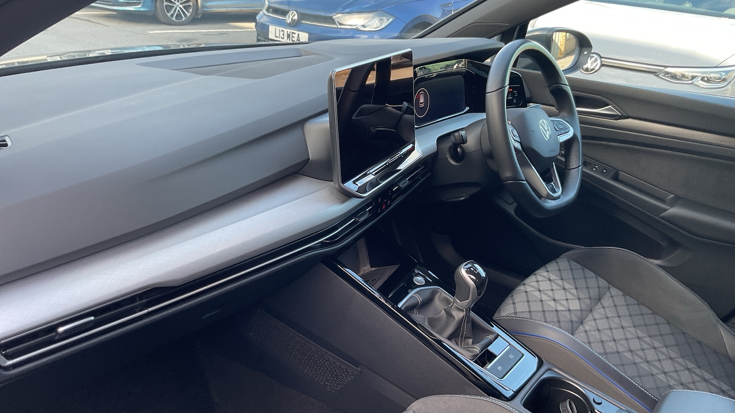 Used Volkswagen Golf 2024 for sale - 78081619: Photo 2