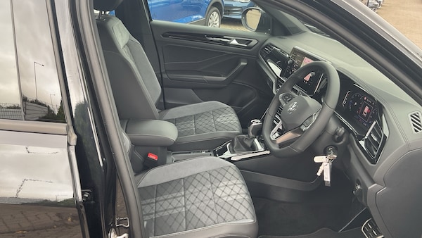 Used Volkswagen T-Roc 2025 for sale - 76063687: Photo 15