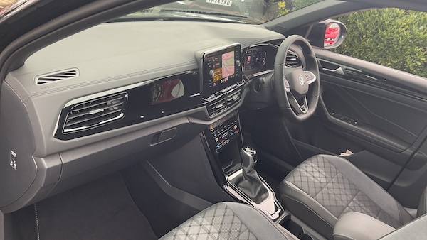Used Volkswagen T-Roc 2025 for sale - 76063687: Photo 2
