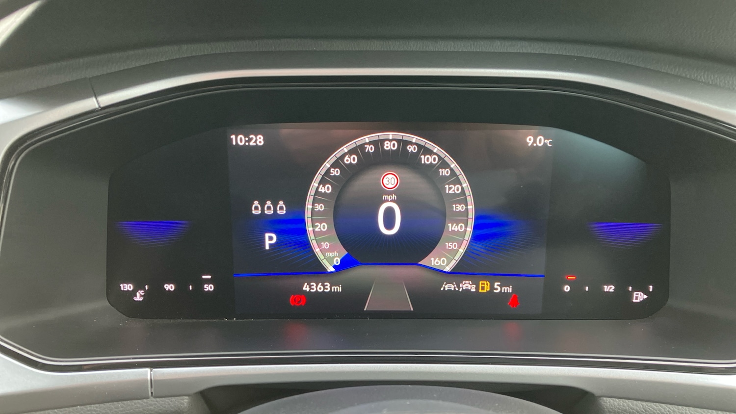 Used Volkswagen T-Roc 2025 for sale - 76830523: Photo 11