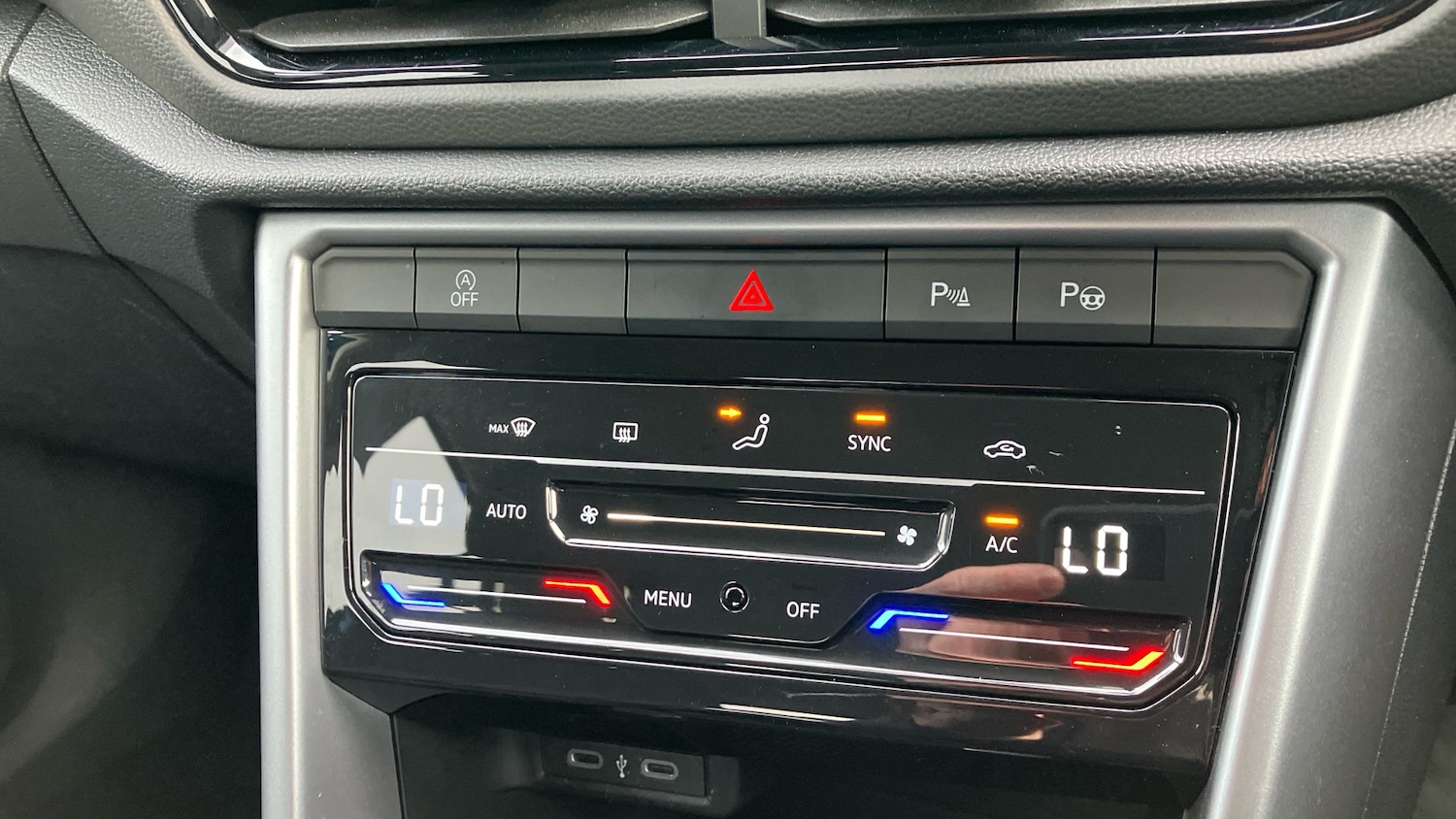 Used Volkswagen T-Roc 2025 for sale - 76830523: Photo 13