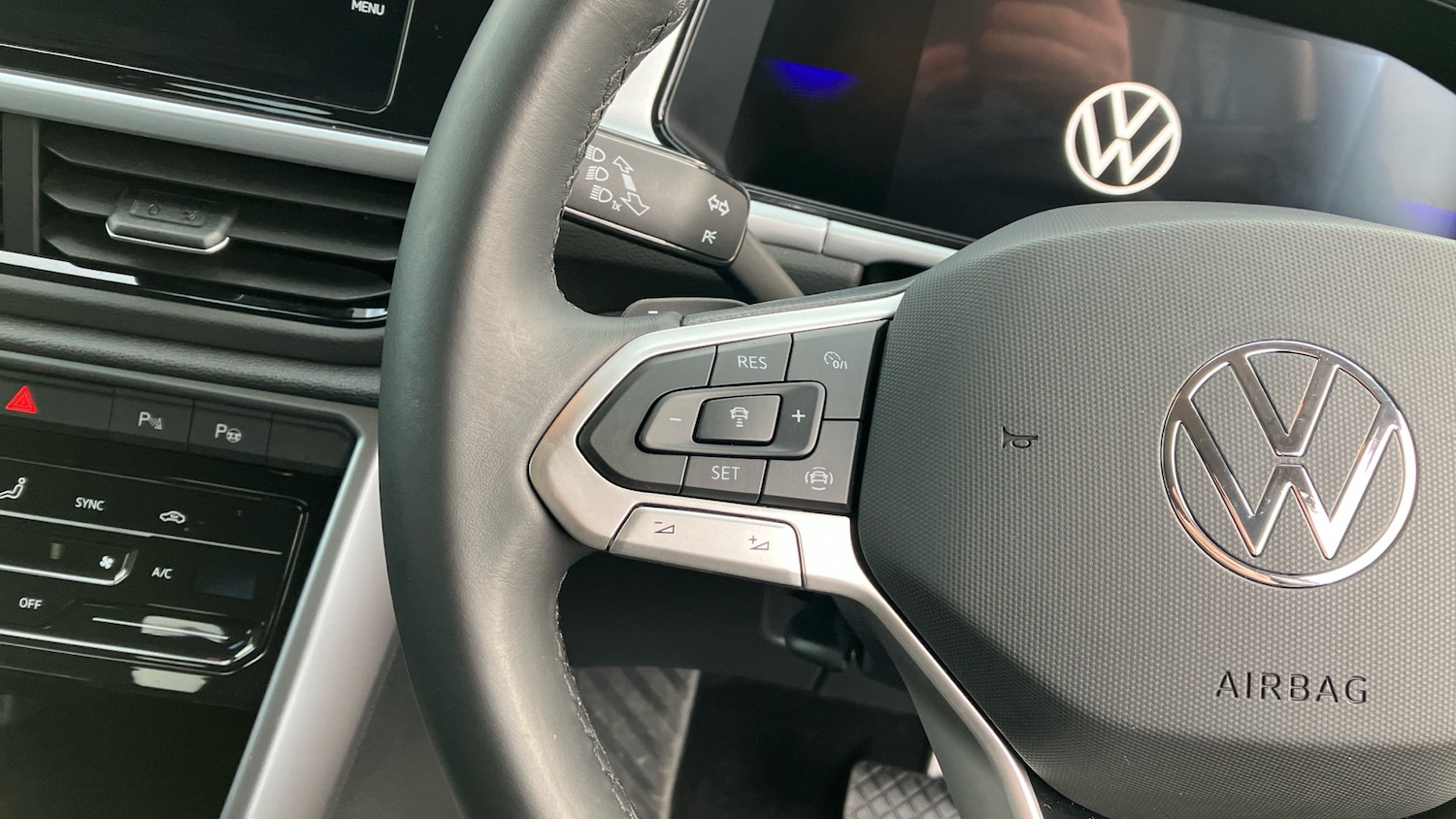 Used Volkswagen T-Roc 2025 for sale - 76830523: Photo 17