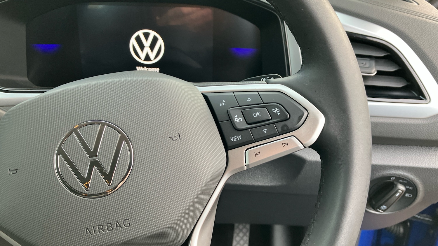 Used Volkswagen T-Roc 2025 for sale - 76830523: Photo 18