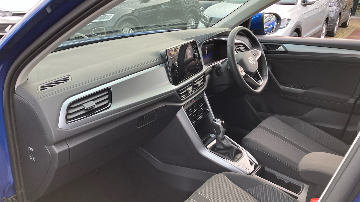 Used Volkswagen T-Roc 2025 for sale - 76830523: Photo 2