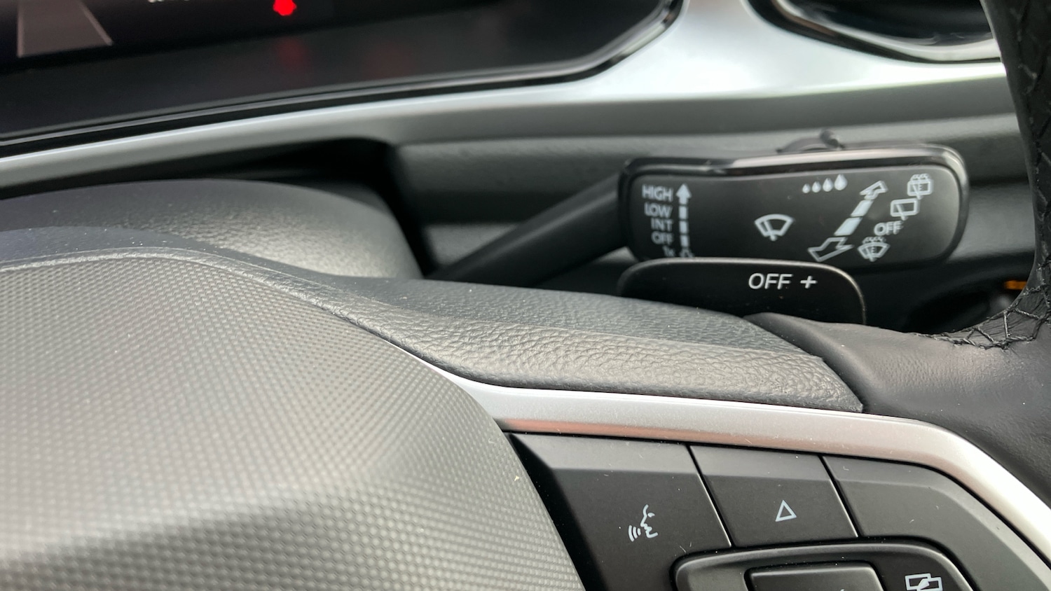 Used Volkswagen T-Roc 2025 for sale - 76830523: Photo 22