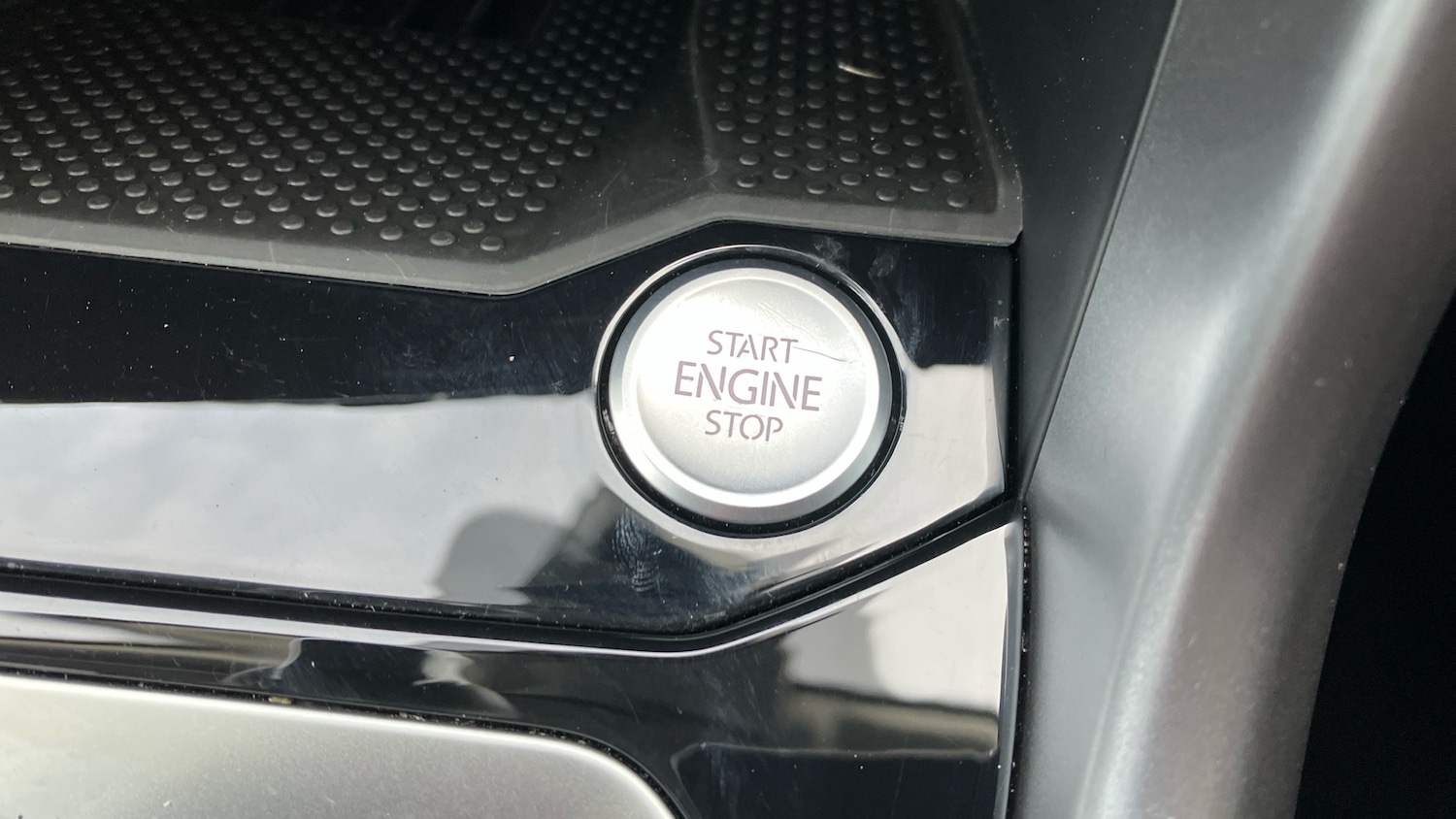 Used Volkswagen T-Roc 2025 for sale - 76830523: Photo 25