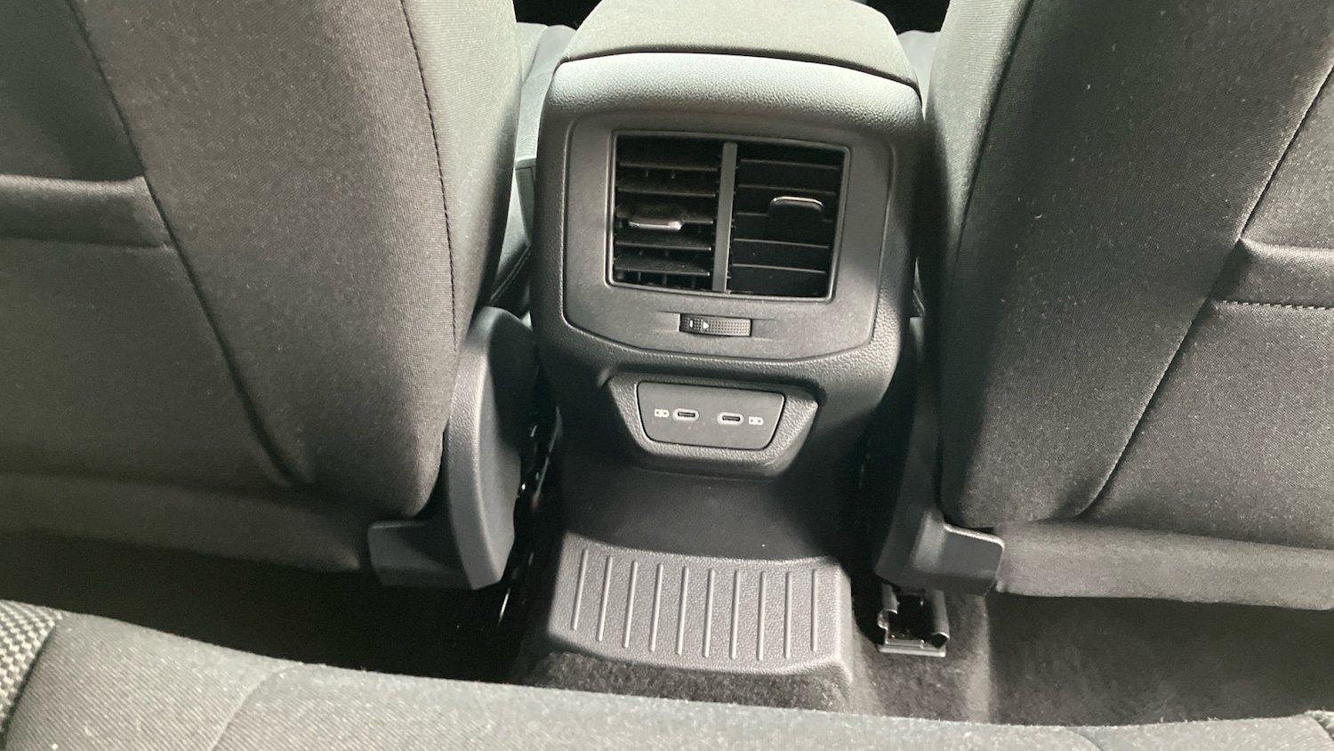 Used Volkswagen T-Roc 2025 for sale - 76830523: Photo 38