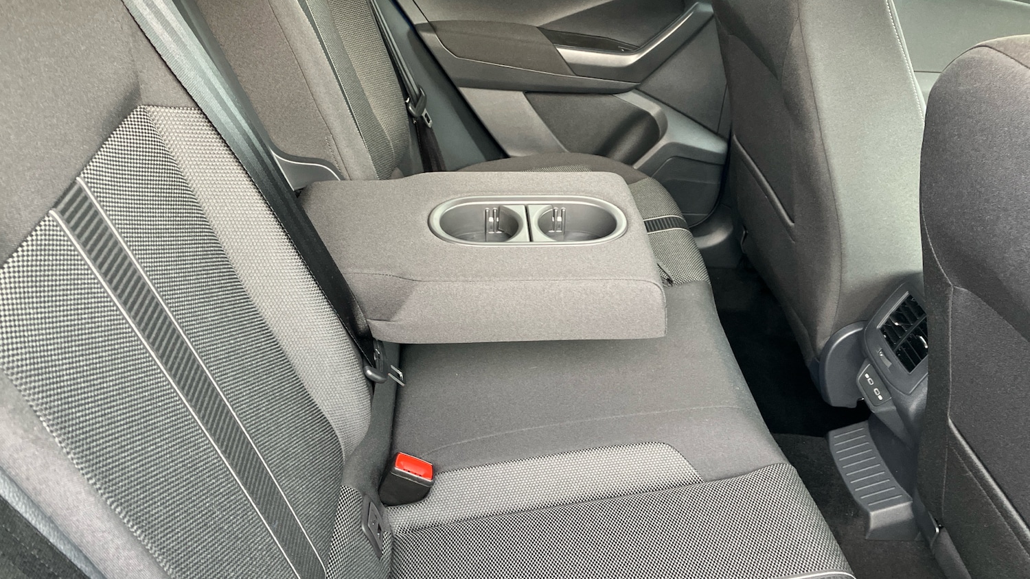 Used Volkswagen T-Roc 2025 for sale - 76830523: Photo 39