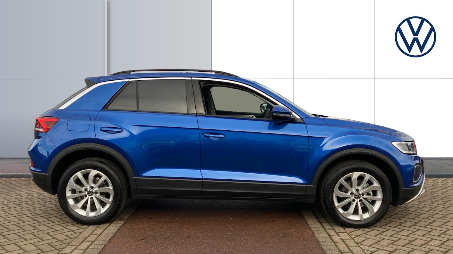 Used Volkswagen T-Roc 2025 for sale - 76830523: Photo 4