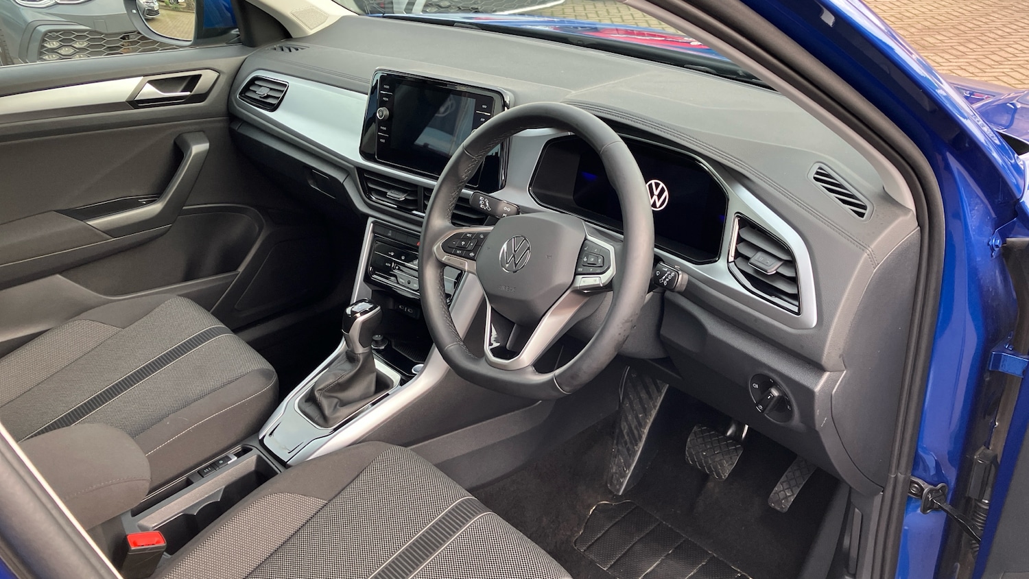 Used Volkswagen T-Roc 2025 for sale - 76830523: Photo 6