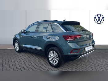 Used Volkswagen T-Roc 2024 for sale - 75894437: Photo