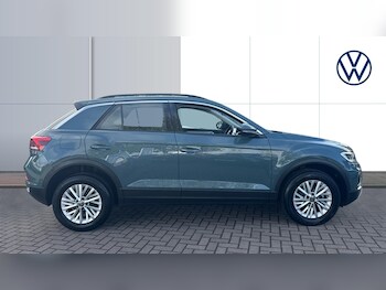 Used Volkswagen T-Roc 2024 for sale - 75894437: Photo