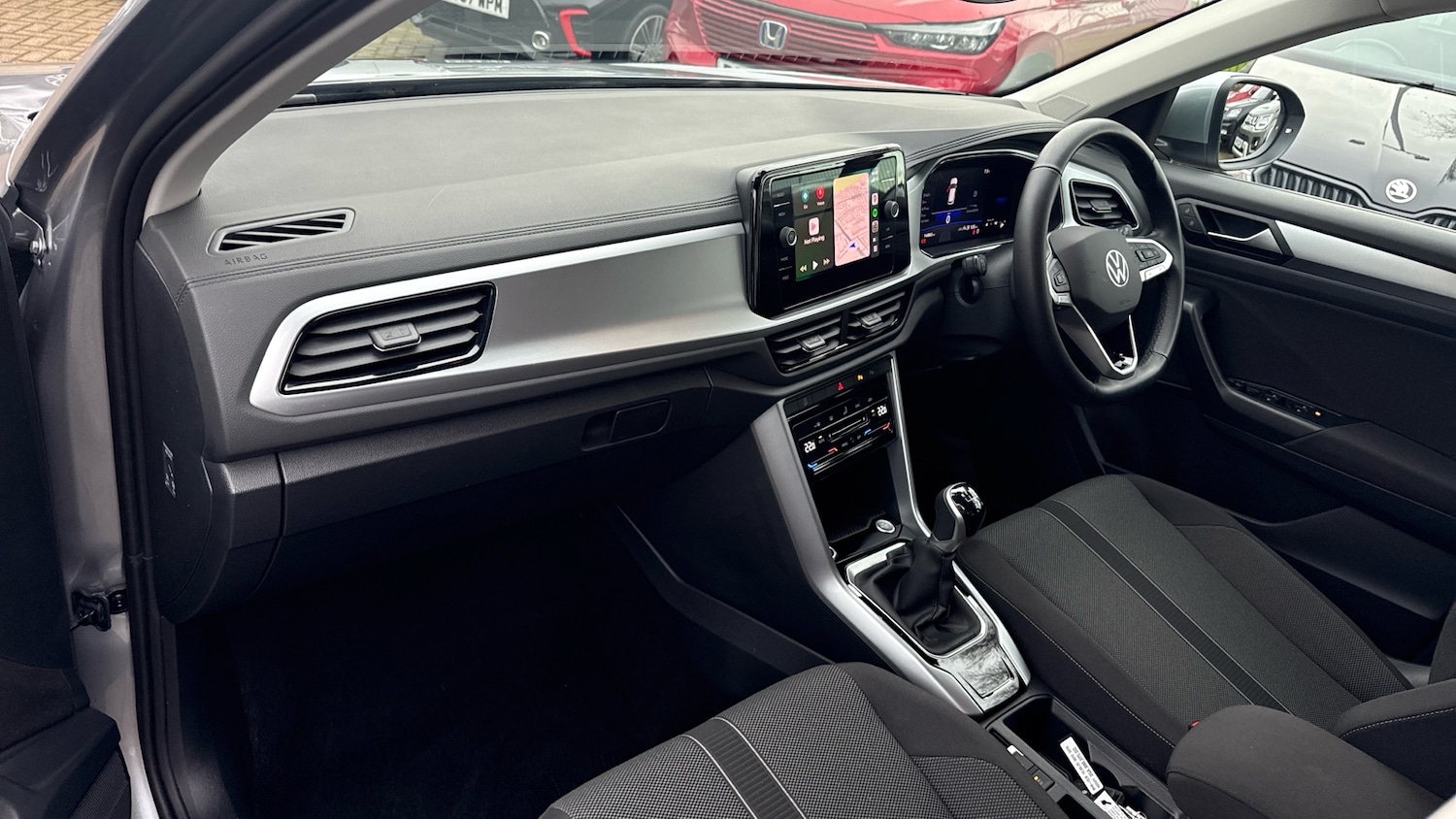 Used Volkswagen T-Roc 2025 for sale - 77208829: Photo 2