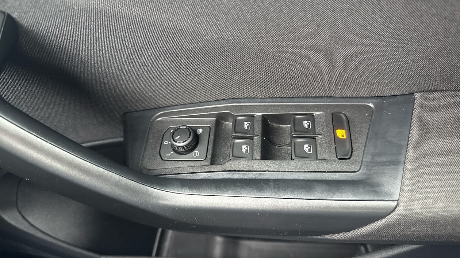 Used Volkswagen T-Roc 2025 for sale - 77208829: Photo 25