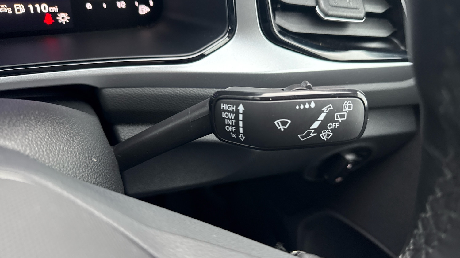 Used Volkswagen T-Roc 2025 for sale - 77208829: Photo 26