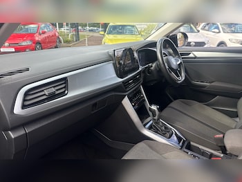 Used Volkswagen T-Roc 2022 for sale - 75567286: Photo