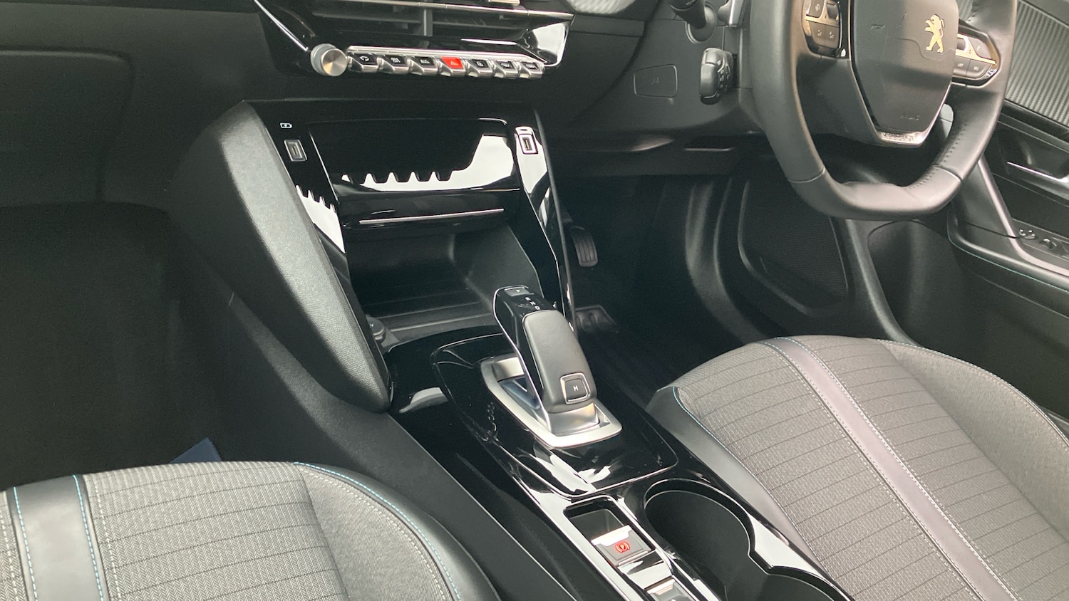 Used Peugeot 2008 2021 for sale - 76616372: Photo 13