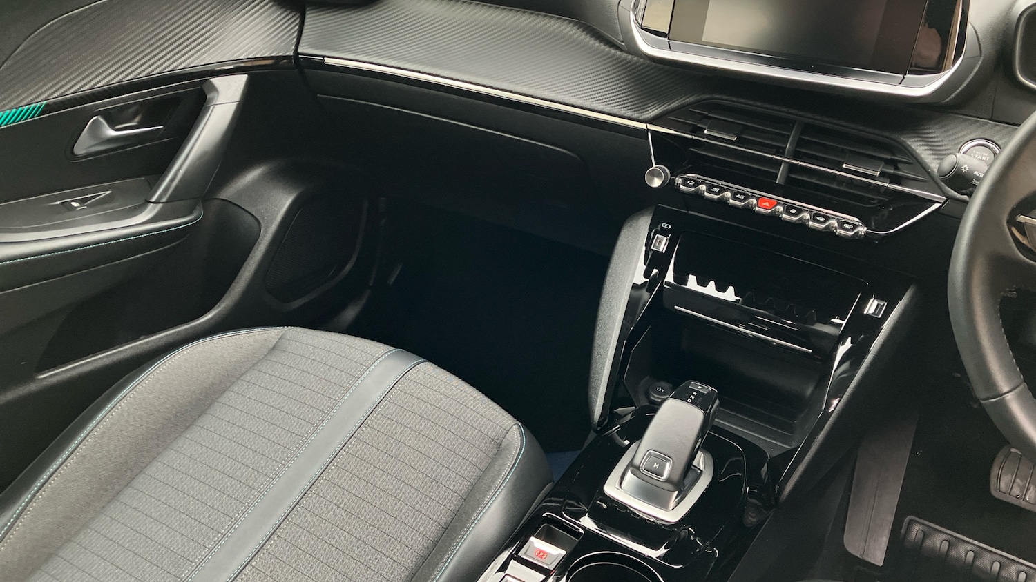 Used Peugeot 2008 2021 for sale - 76616372: Photo 14