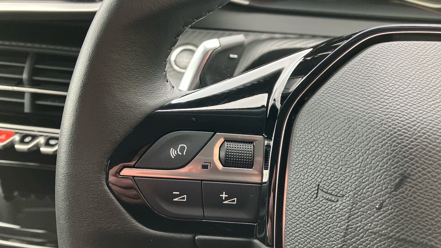 Used Peugeot 2008 2021 for sale - 76616372: Photo 22