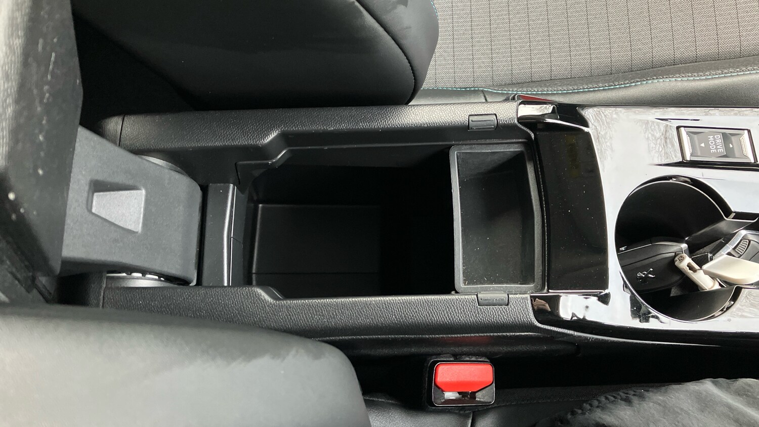 Used Peugeot 2008 2021 for sale - 76616372: Photo 31