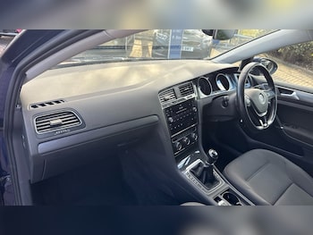Used Volkswagen Golf 2019 for sale - 75790571: Photo