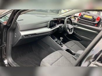 Used Volkswagen Golf 2023 for sale - 76862277: Photo