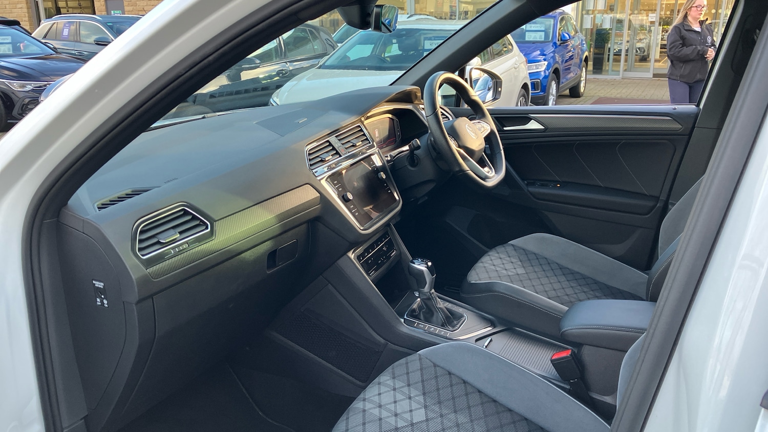 Used Volkswagen Tiguan 2023 for sale - 76782530: Photo 2