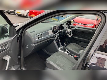 Used Volkswagen T-Roc 2024 for sale - 76263175: Photo