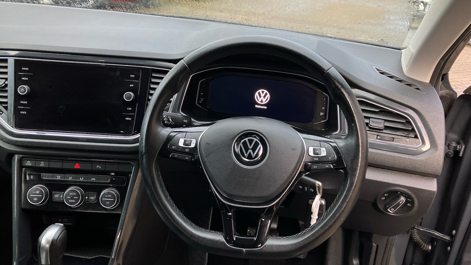 Used Volkswagen T-Roc 2020 for sale - 76627777: Photo 10