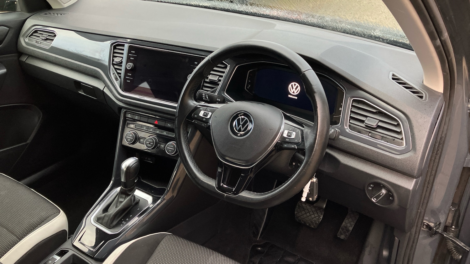 Used Volkswagen T-Roc 2020 for sale - 76627777: Photo 6