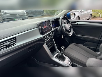 Used Volkswagen T-Roc 2023 for sale - 79088797: Photo