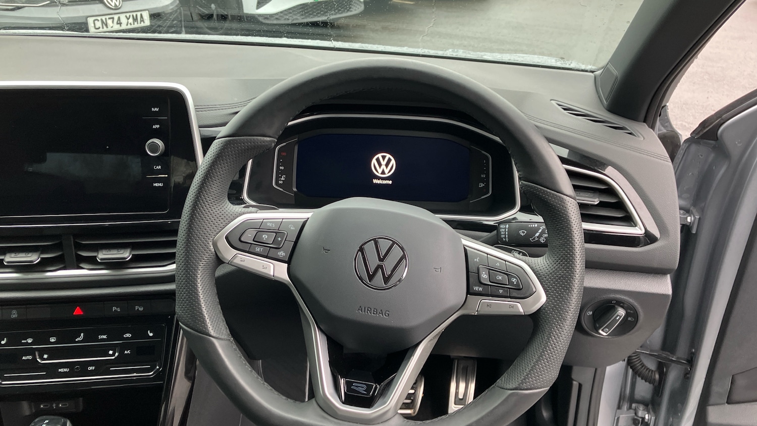 Used Volkswagen T-Roc 2025 for sale - 77071376: Photo 10