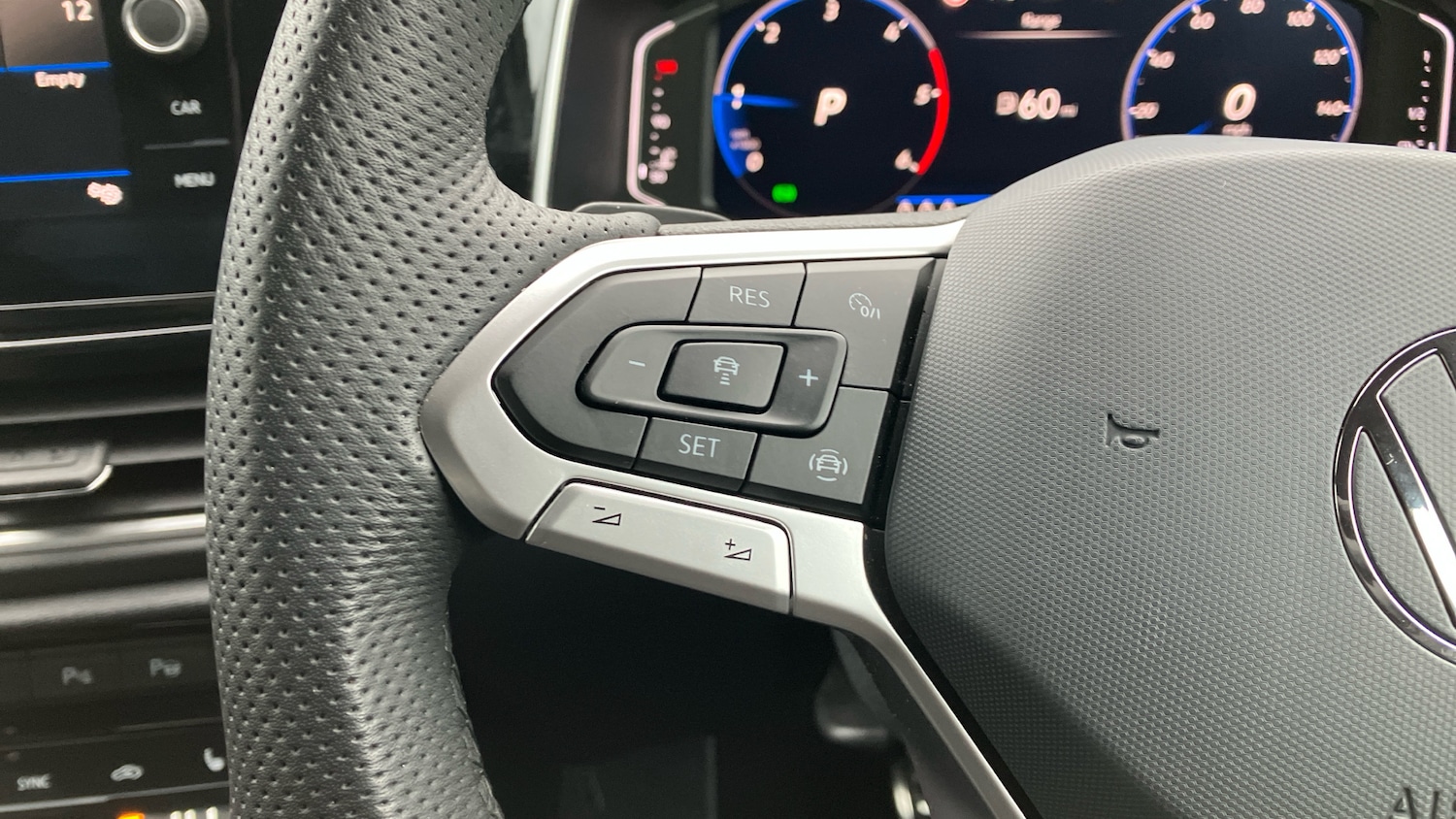 Used Volkswagen T-Roc 2025 for sale - 77071376: Photo 17