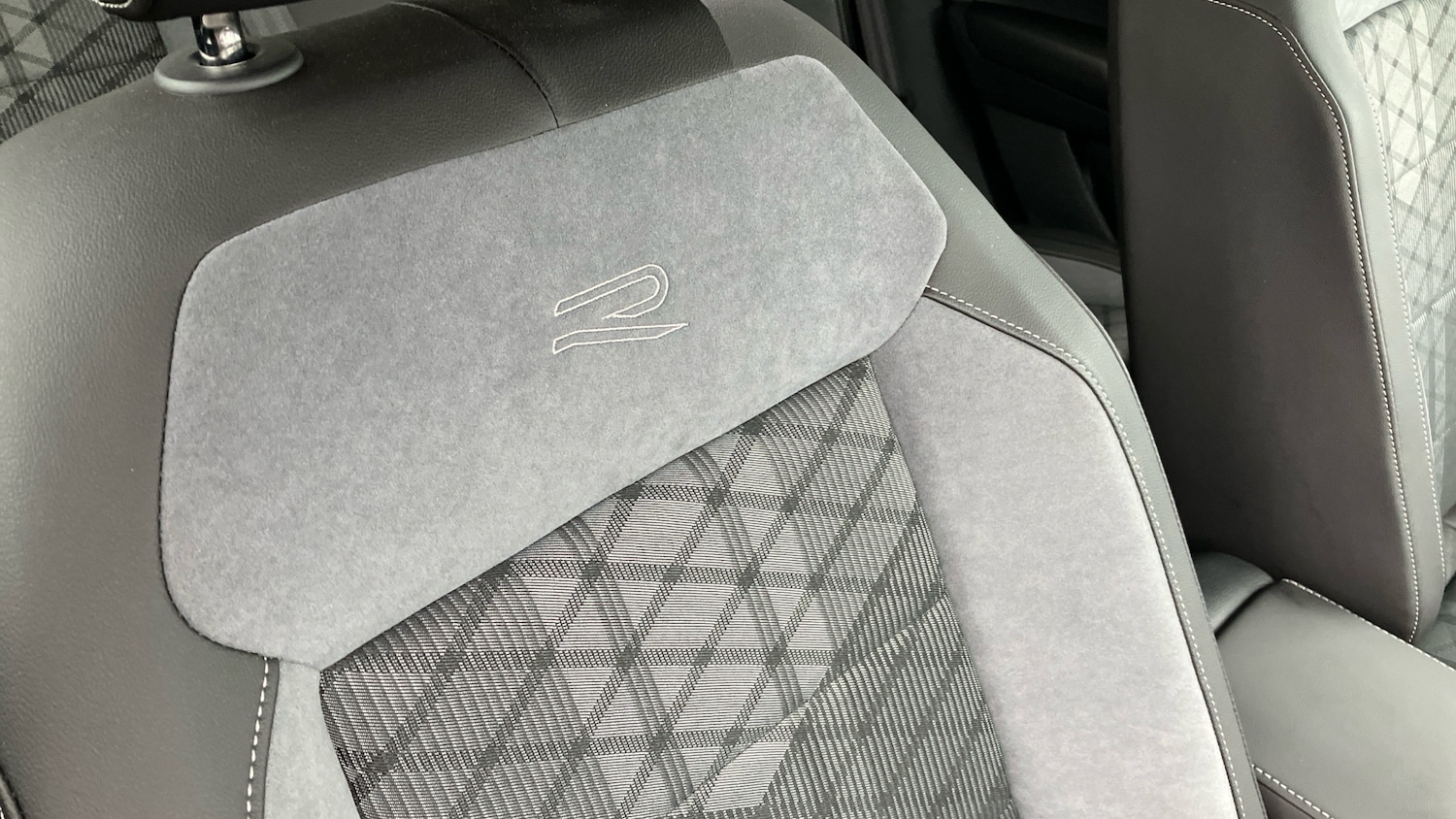 Used Volkswagen T-Roc 2025 for sale - 77071376: Photo 31