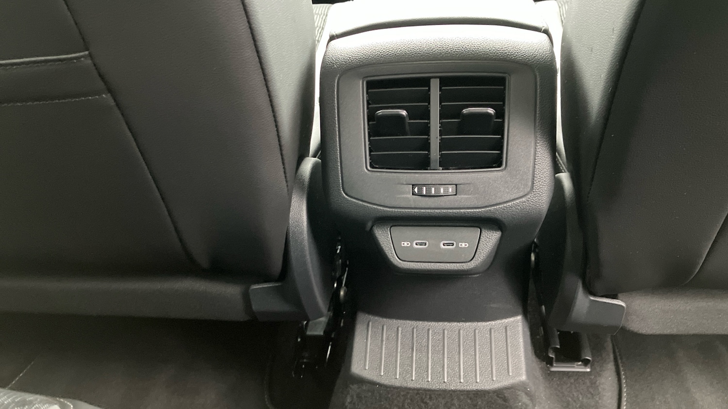 Used Volkswagen T-Roc 2025 for sale - 77071376: Photo 42