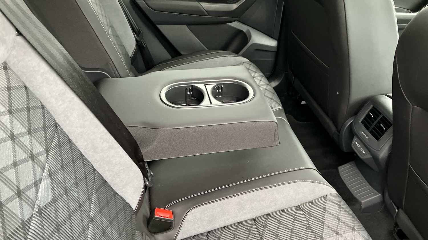 Used Volkswagen T-Roc 2025 for sale - 77071376: Photo 43