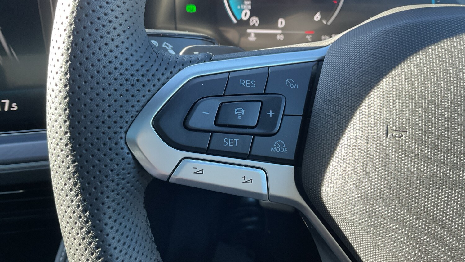 Used Volkswagen Touareg 2025 for sale - 77803055: Photo 17