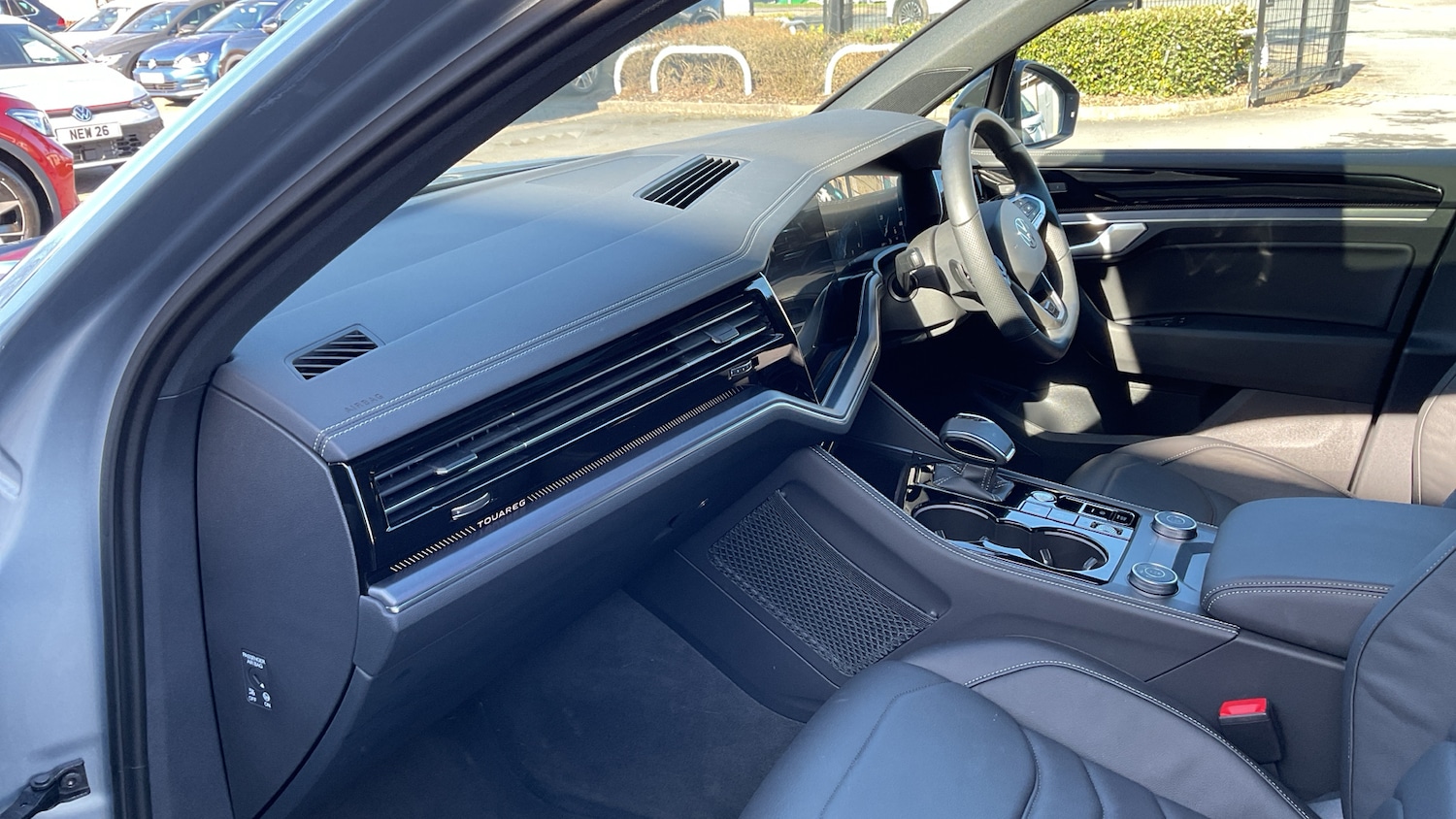 Used Volkswagen Touareg 2025 for sale - 77803055: Photo 2