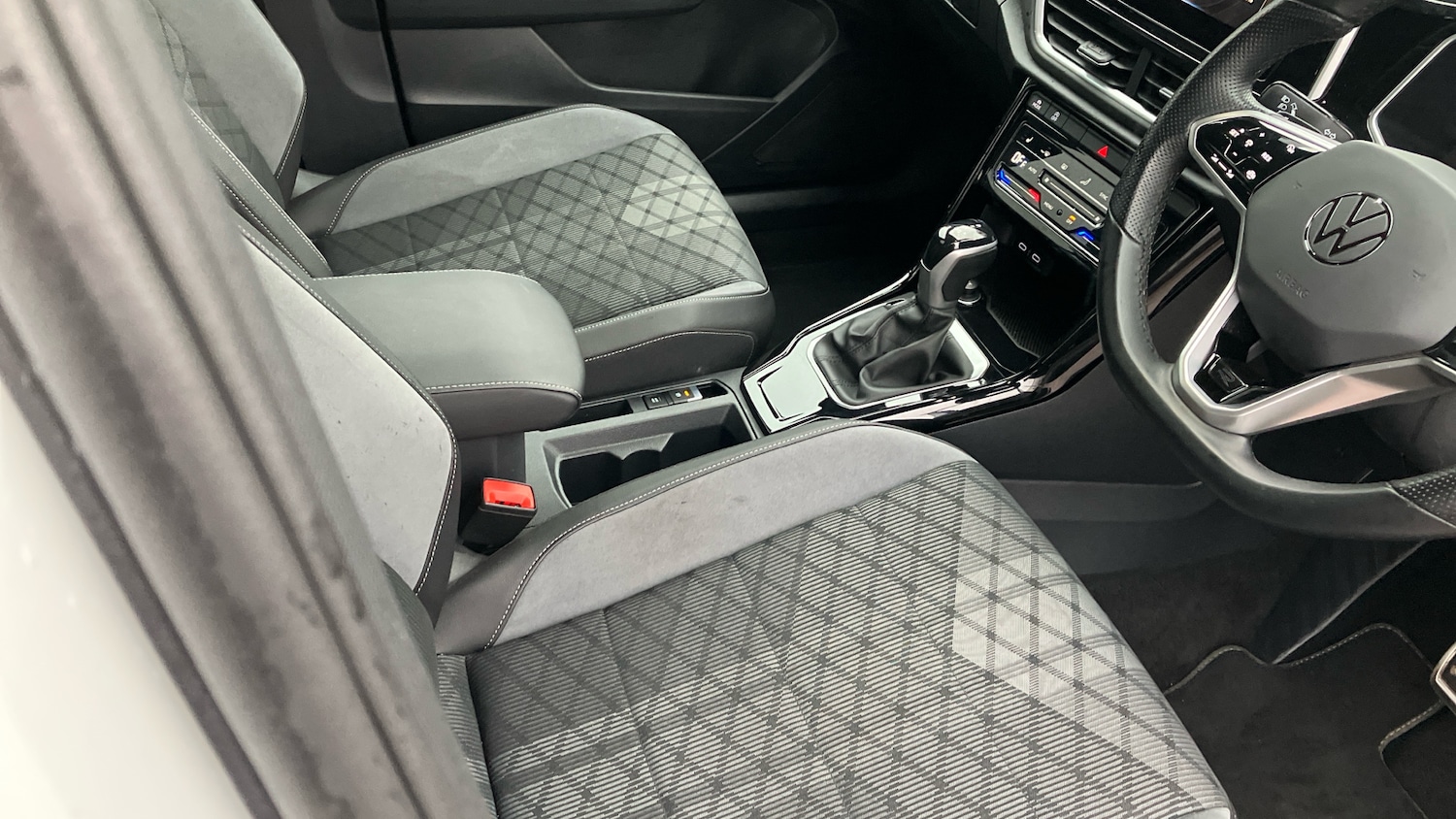 Used Volkswagen T-Roc 2022 for sale - 76948179: Photo 14