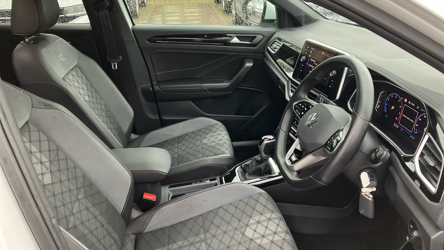 Used Volkswagen T-Roc 2022 for sale - 76948179: Photo 15