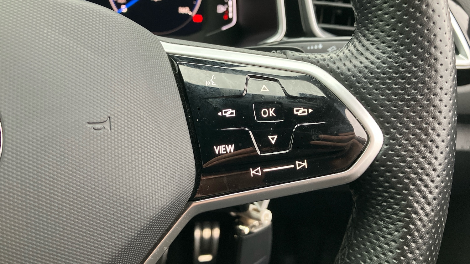 Used Volkswagen T-Roc 2022 for sale - 76948179: Photo 18