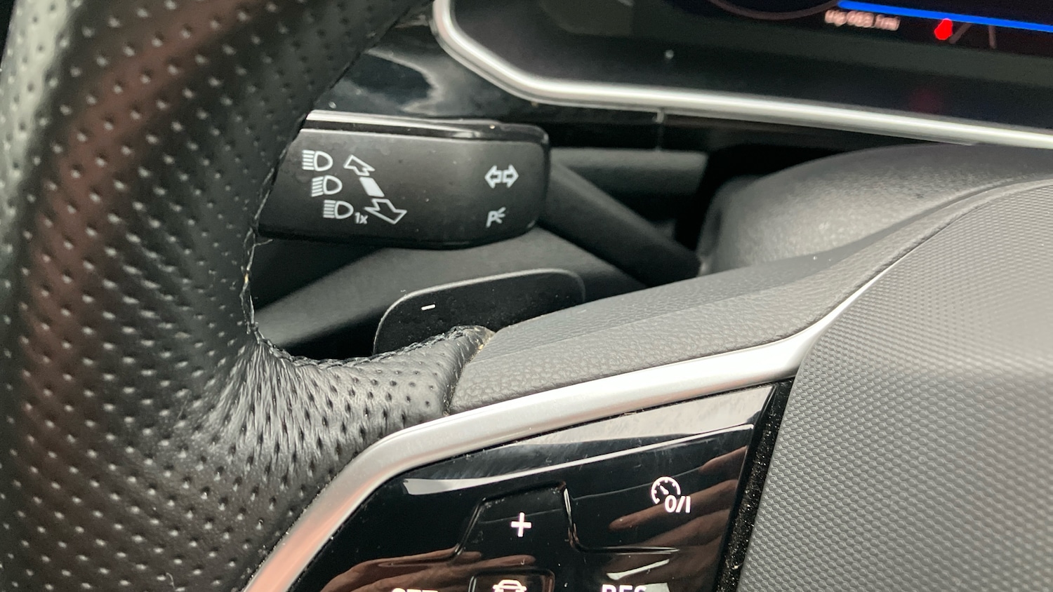 Used Volkswagen T-Roc 2022 for sale - 76948179: Photo 24