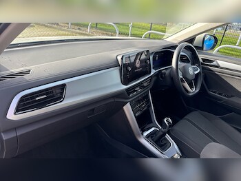 Used Volkswagen T-Roc 2022 for sale - 77504029: Photo