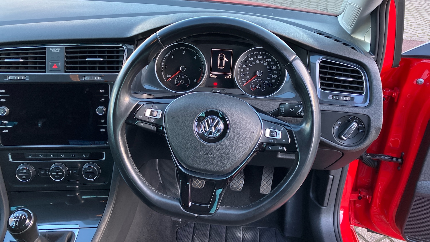 Used Volkswagen Golf 2019 for sale - 76694770: Photo 10