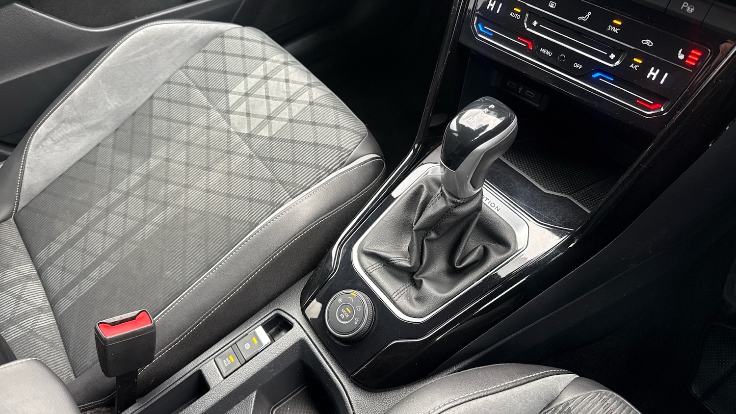 Used Volkswagen T-Roc 2022 for sale - 77591280: Photo 14