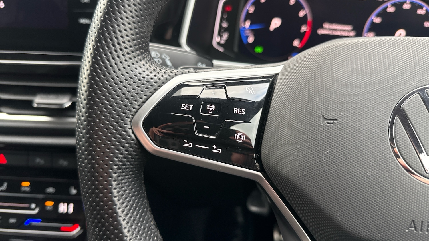 Used Volkswagen T-Roc 2022 for sale - 77591280: Photo 17