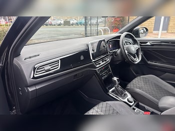 Used Volkswagen T-Roc 2022 for sale - 77591280: Photo