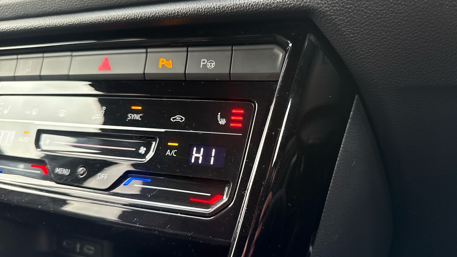 Used Volkswagen T-Roc 2022 for sale - 77591280: Photo 31