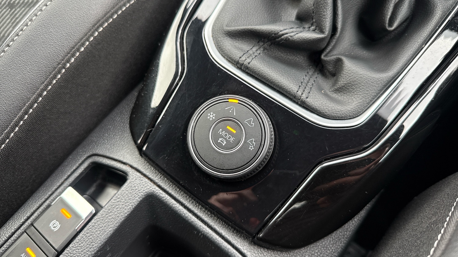 Used Volkswagen T-Roc 2022 for sale - 77591280: Photo 33